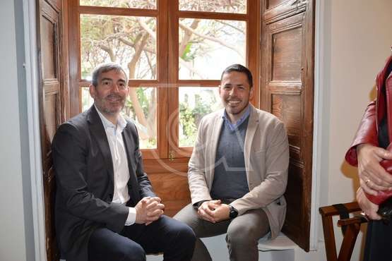 El senador nacionalista Fernando Clavijo durante la visita a Telde (Foto TA)